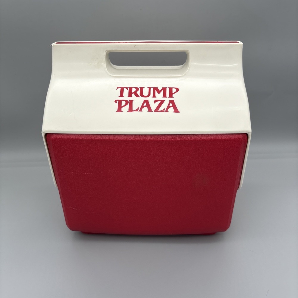 Vintage Trump Plaza Card Logo Igloo Little Playmate Cooler Red & White RARE‎